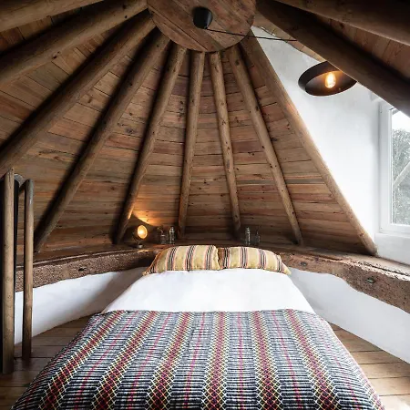 Delightful Forest Windmill, 10 Min Away From The Beach Nazare
